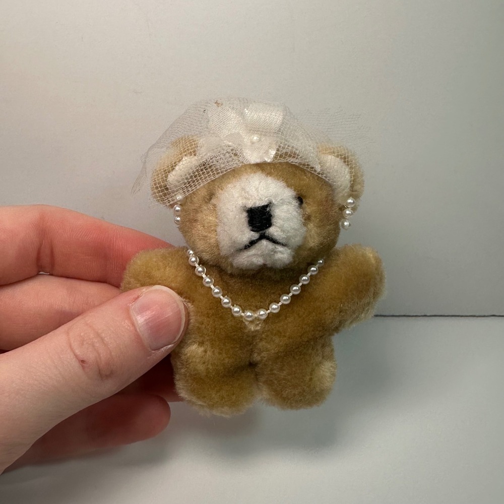 Vintage Bride Teddy Bear Magnet Tan Plush Miniature Pearl Necklace Veil‎ Wedding